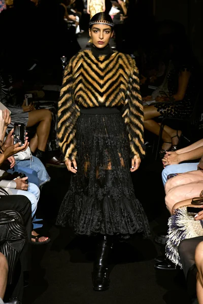 Look 9